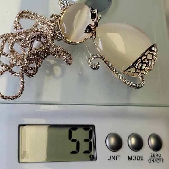 Cat Shaped Crystal Pendant - Picture 10 of 12